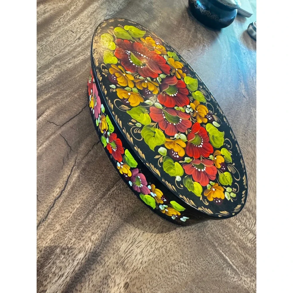 Vintage Hand Painted‎ Floral Lacquer Jewelry Box Oval Black Red Velvet Lined